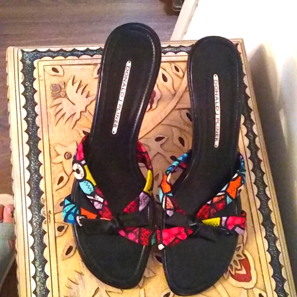 DONALD J PLINER  Heels 8M